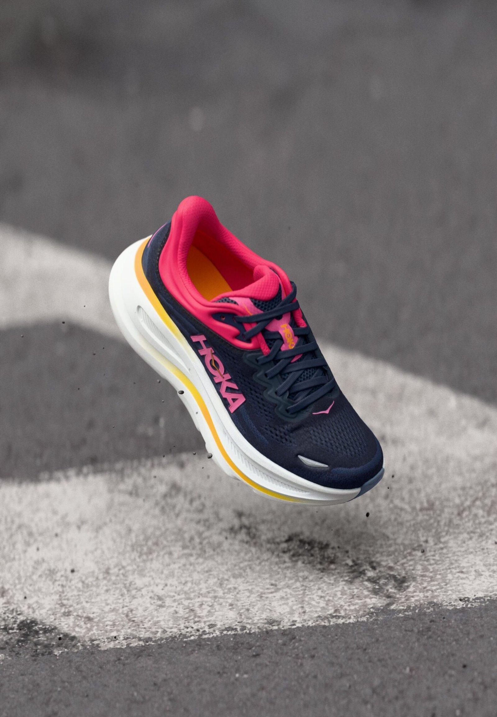 BONDI 9 - Chaussures de running sur route - varsity navy/nautical dusk