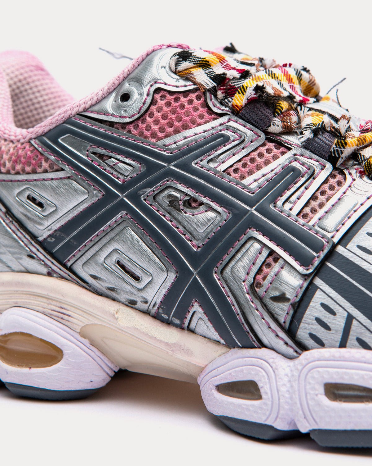 AsicsGEL-Nimbus 9 Black / Yellow / Wine / Silver Low Top Sneakers – Image 2