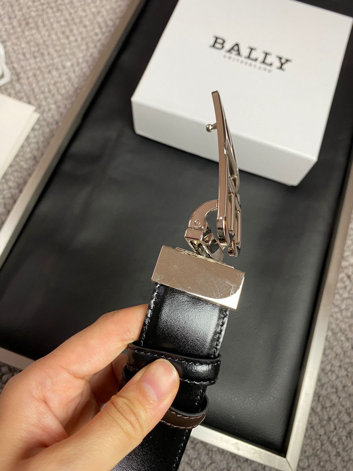 Ceinture réversible Britt avec fermeture à boucle pour homme – Image 11