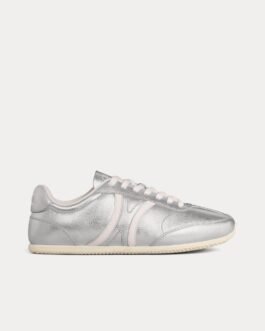 Baskets basses Celine Jogger avec signature Triomphe en cuir de veau laminé argent/blanc optique