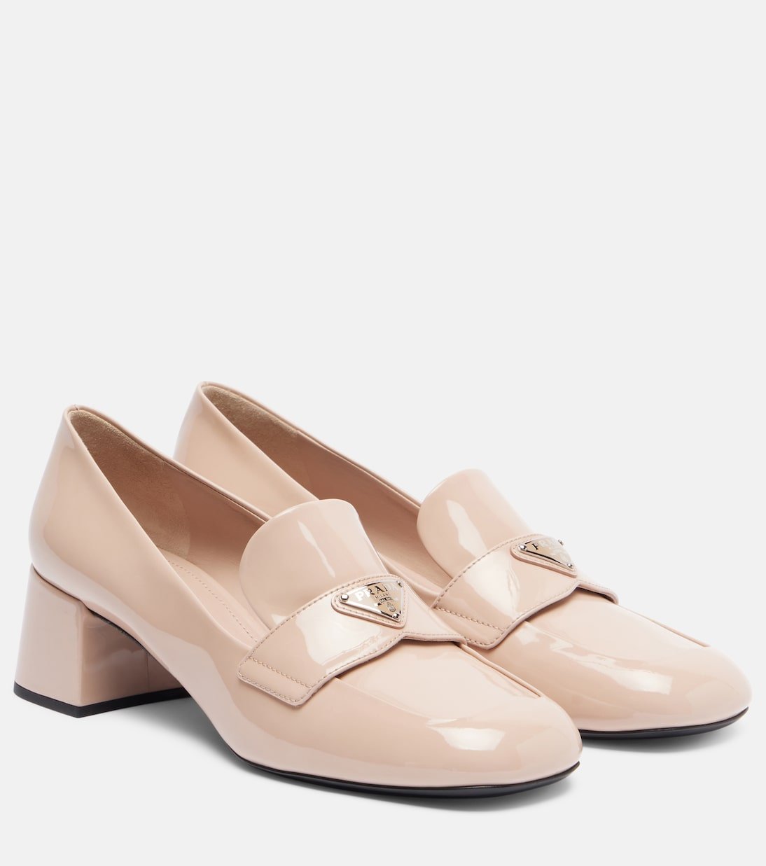 Escarpins Prada en cuir verni beige Cipria avec logo triangulaire