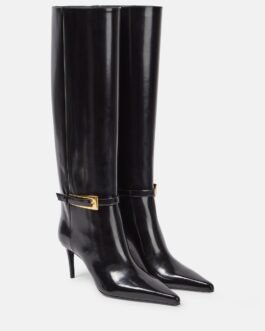 Bottes hautes Yves Saint Laurent en cuir noir – Boucle dorée