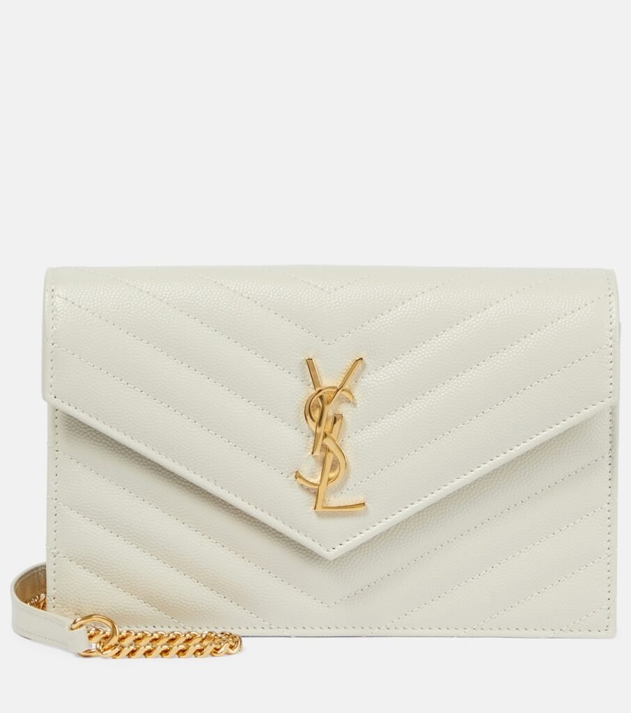 Portefeuille à chaîne Cassandre en cuir matelassé