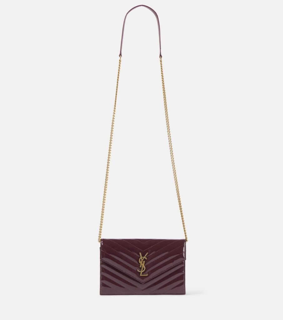 Portefeuille à chaîne Cassandre en cuir verni