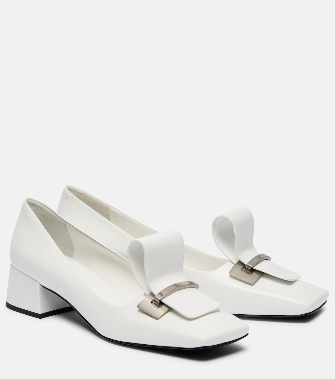 Escarpins Prada en cuir blanc, design italien moderne et épuré