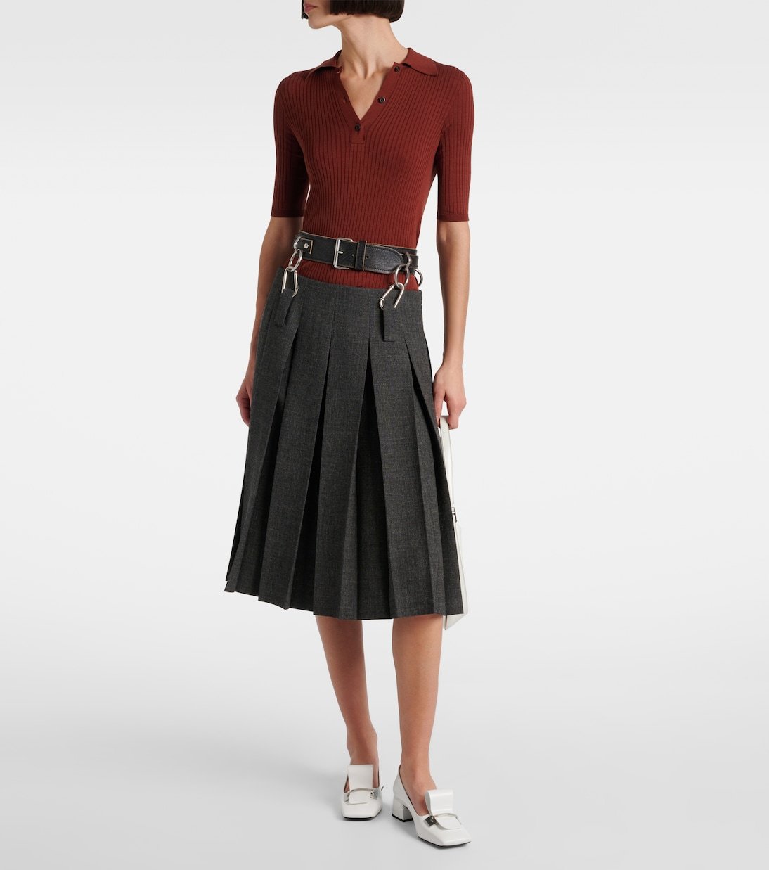 Escarpins Prada en cuir blanc, design italien moderne et épuré – Image 3