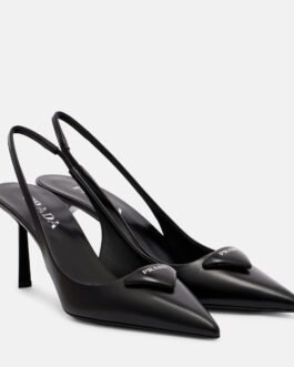 Escarpins Prada en cuir noir à bout pointu, style italien moderne et élégant
