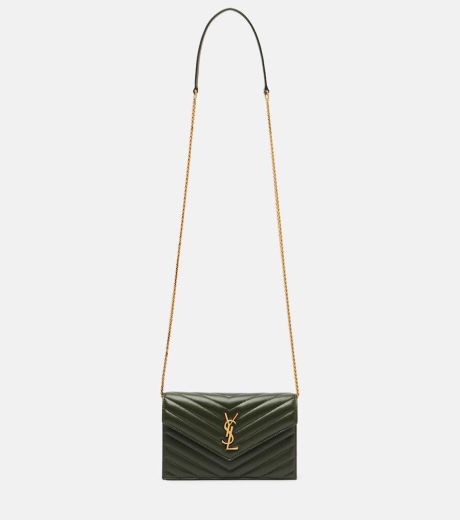 Portefeuille à chaîne Cassandre Envelope en cuir