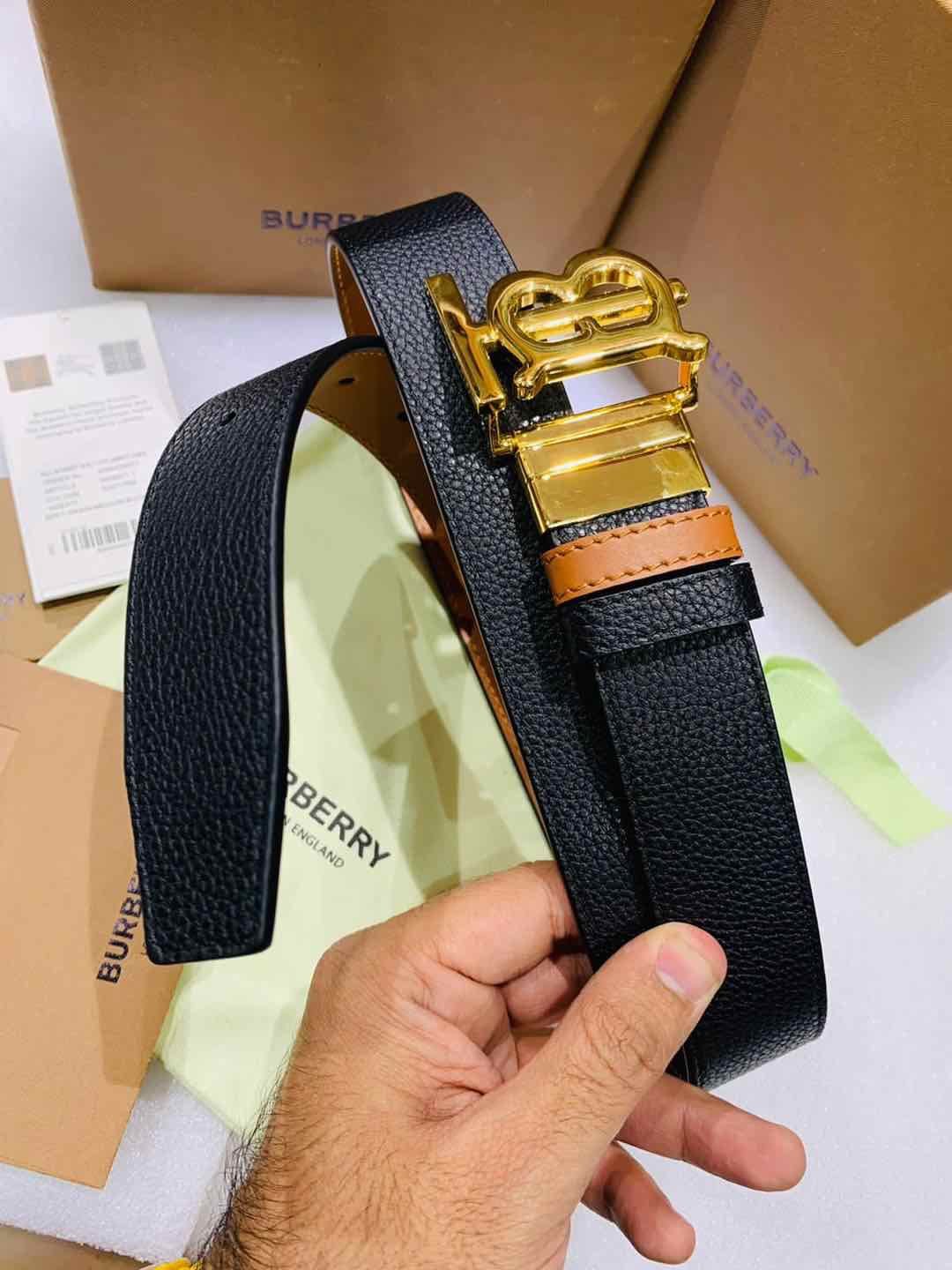 BURBERRY || CEINTURE RÉVERSIBLE TB BUCKEL GRID POUR HOMME