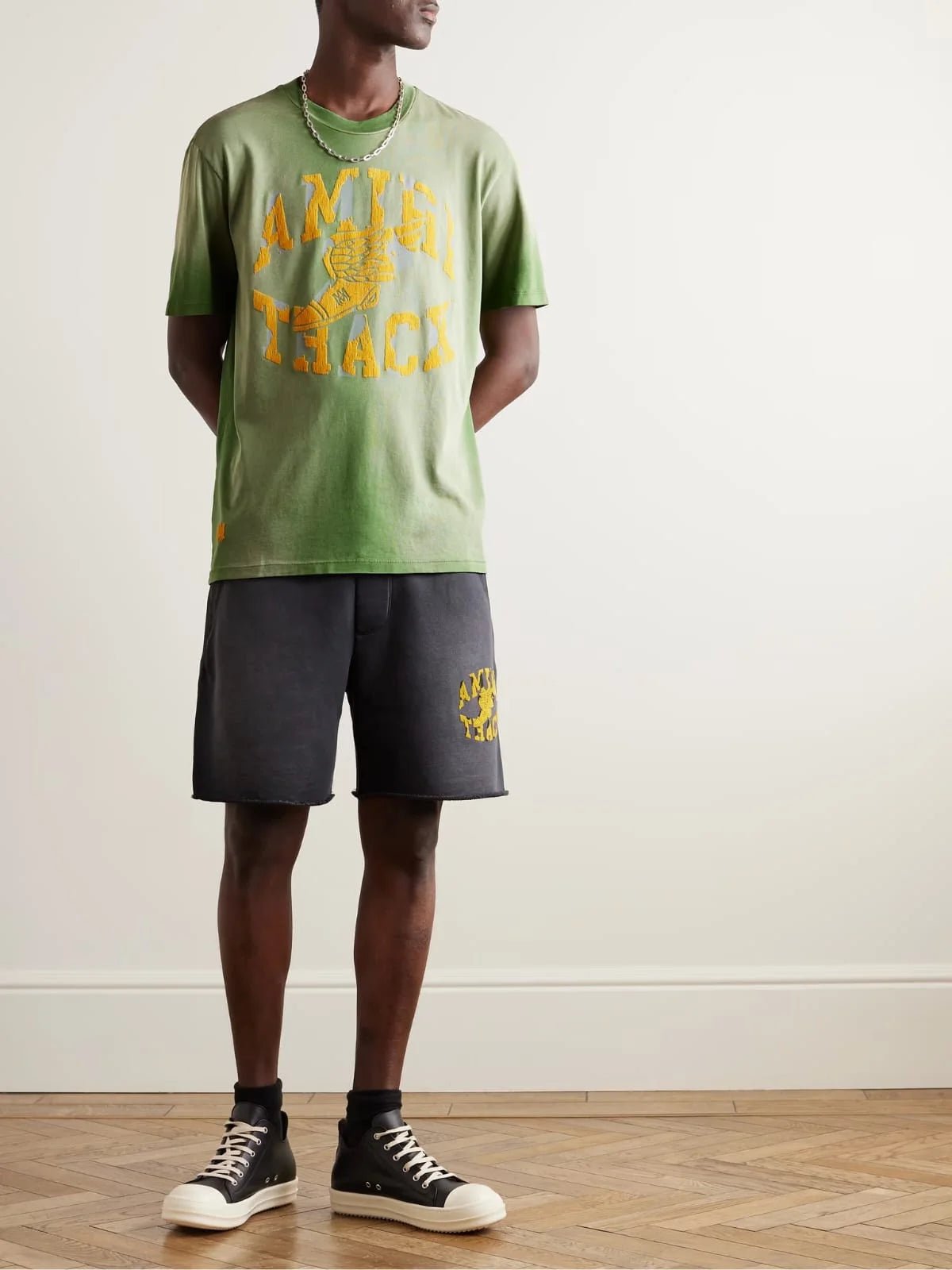 AMIRI || T-shirt en jersey de coton floqué avec logo Track / Vert