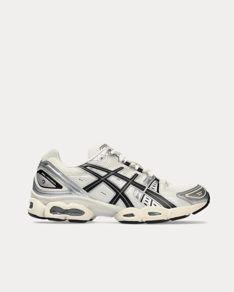 AsicsGel-Nimbus 9 crème / noir Sneakers basses