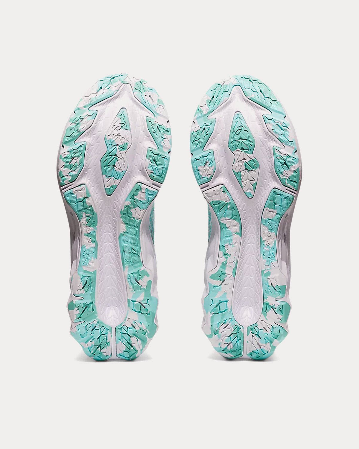 NOVABLAST 2 LE White / Pure Silver Running Shoes – Image 5