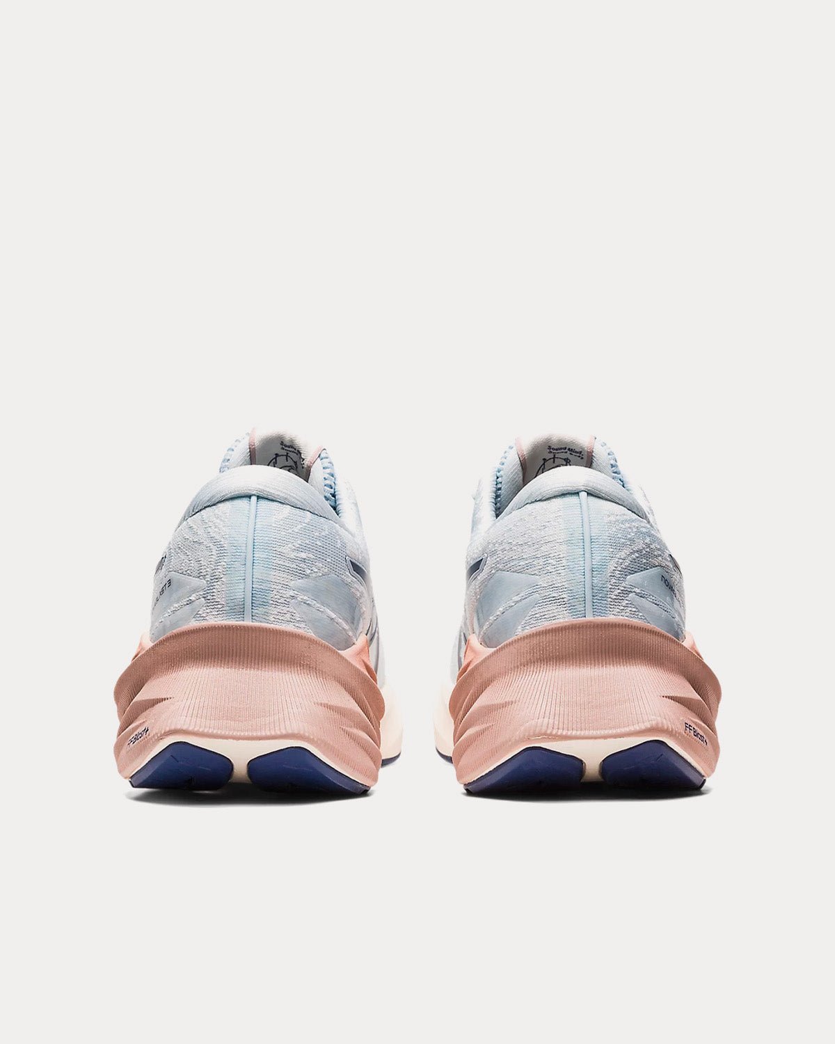 Novablast 3 Sky / Cream Running Shoes – Image 4