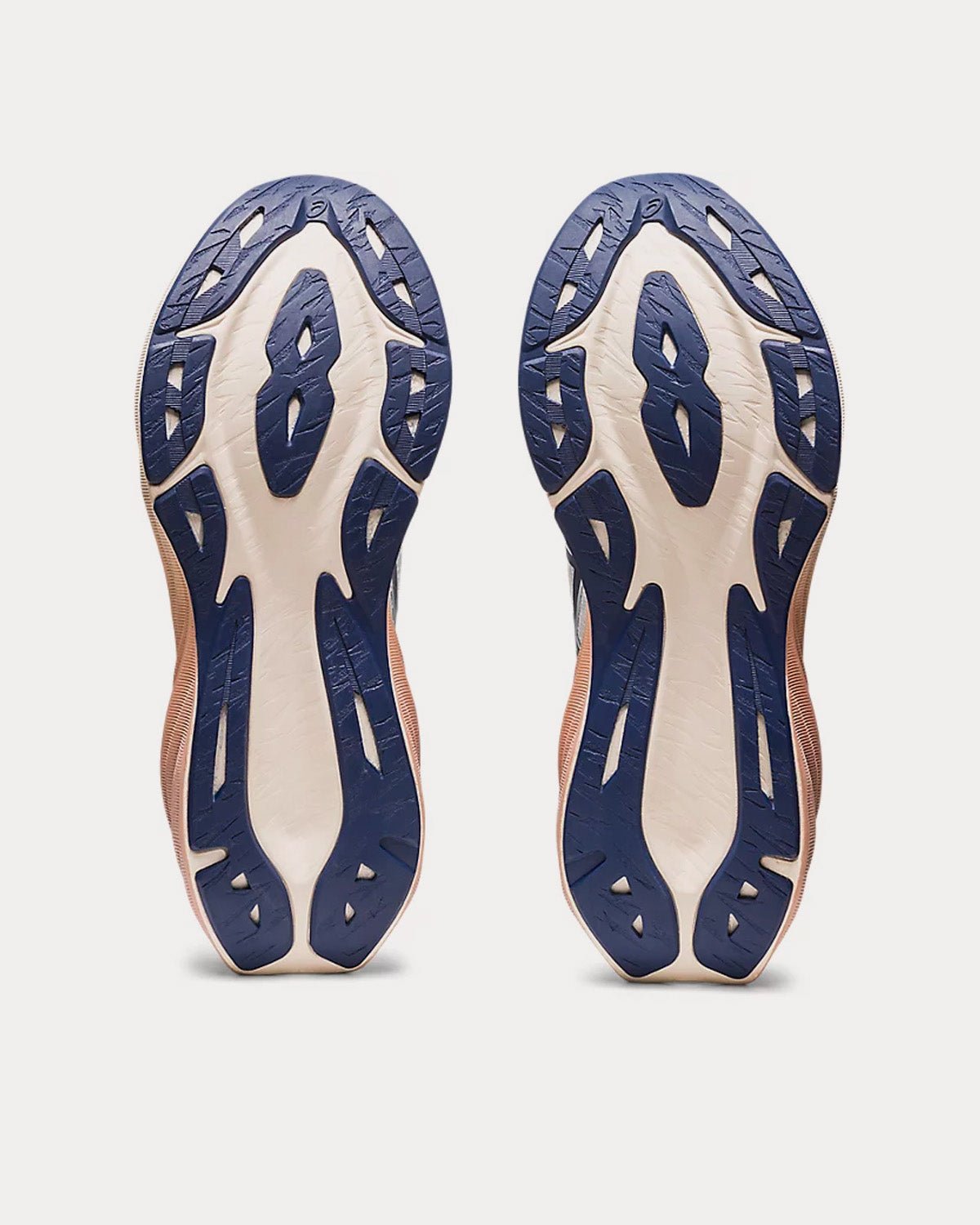 Novablast 3 Sky / Cream Running Shoes – Image 5