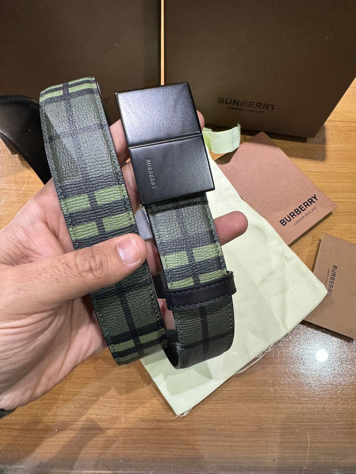 BURBERRY || CEINTURE EN CUIR DE QUALITÉ AUTHENTIQUE POUR HOMME