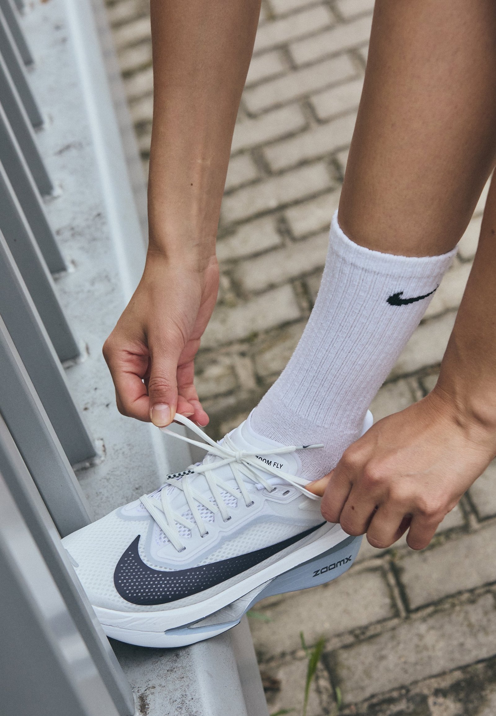 ZOOM FLY 6 - Chaussures de running sur route - white/gridiron/pure platinum/obsidian mist/metallic silver-coloured