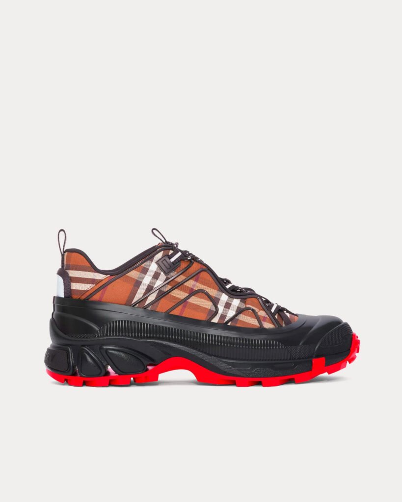 Baskets basses Burberry Arthur en coton à carreaux vintage marron bouleau