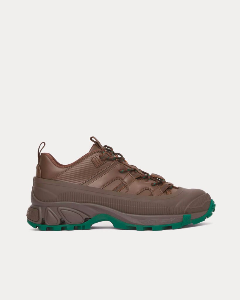 Baskets basses Burberry Arthur en cuir moka foncé/vert