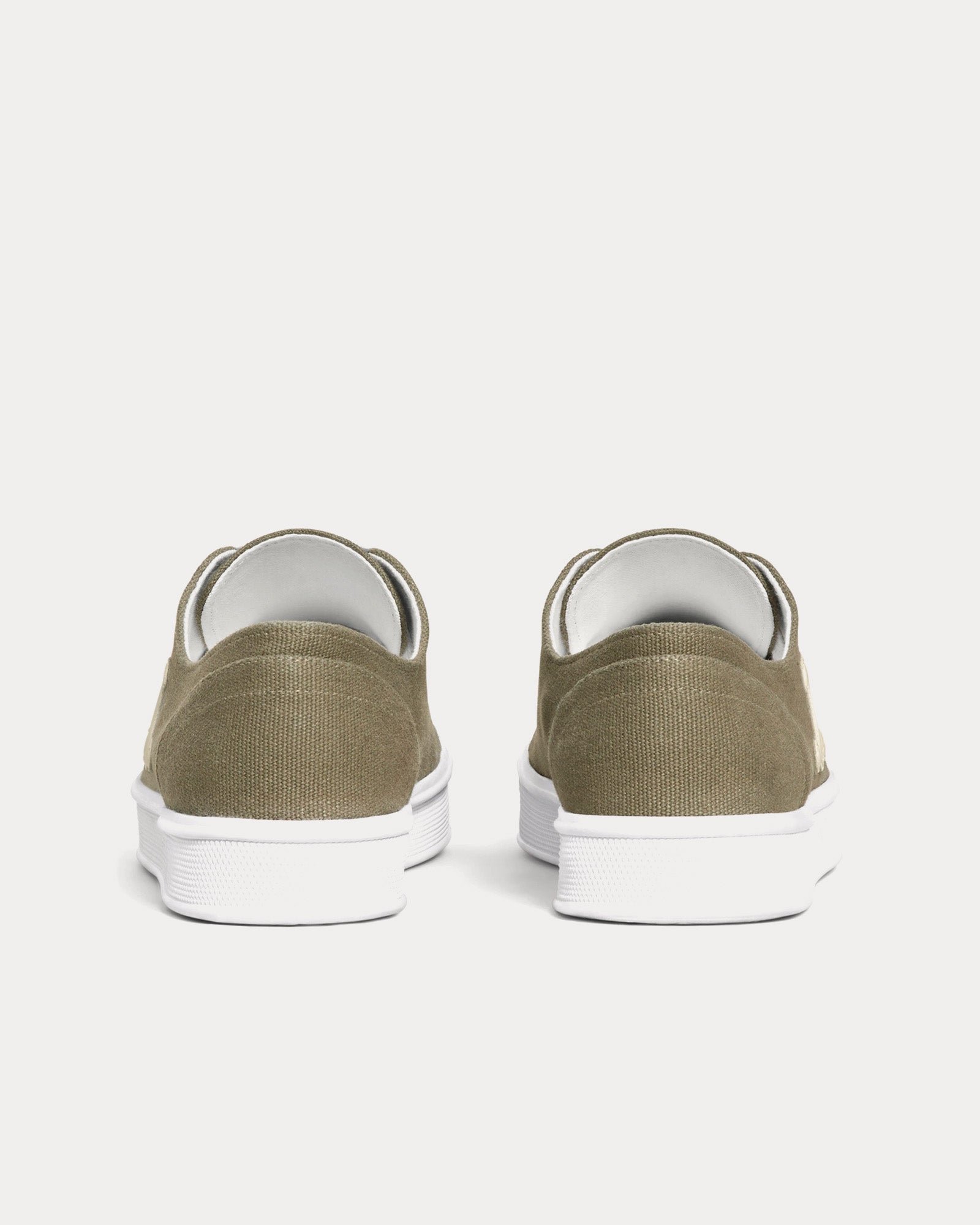 Baskets basses Celine Jane à lacets avec patch Triumph en toile et cuir de veau gris/blanc – Image 3