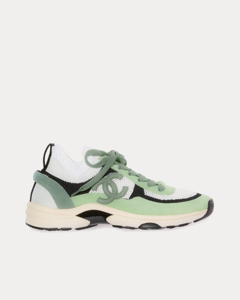 Baskets basses Chanel en cuir de veau et daim vert/vert foncé/blanc/noir