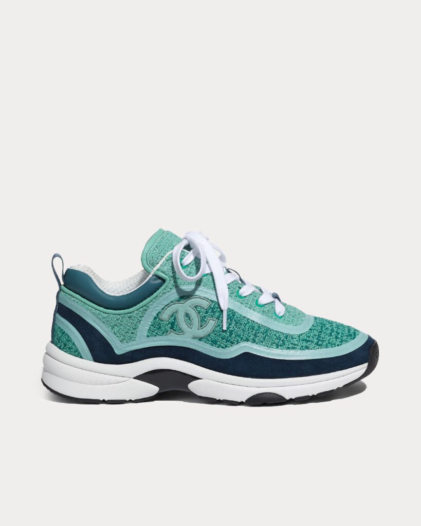 Baskets basses Chanel en tweed et cuir de veau velours vert et turquoise