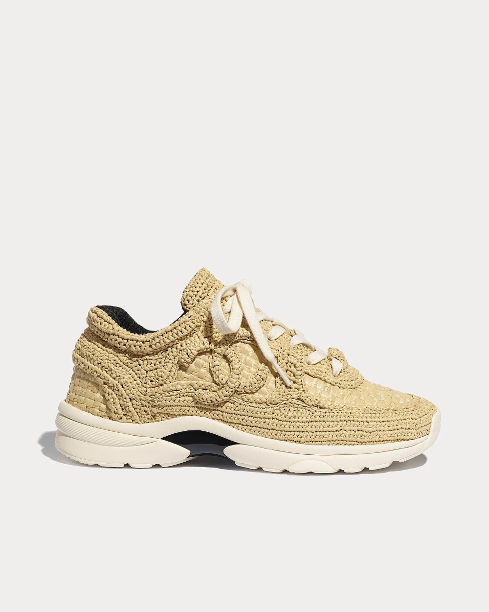 Baskets basses beiges en raphia tressé Chanel