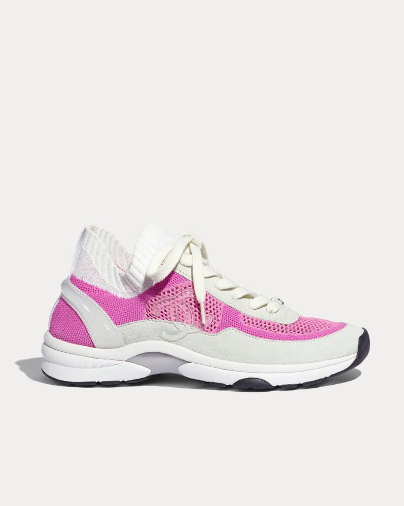 Baskets basses Chanel roses et blanches
