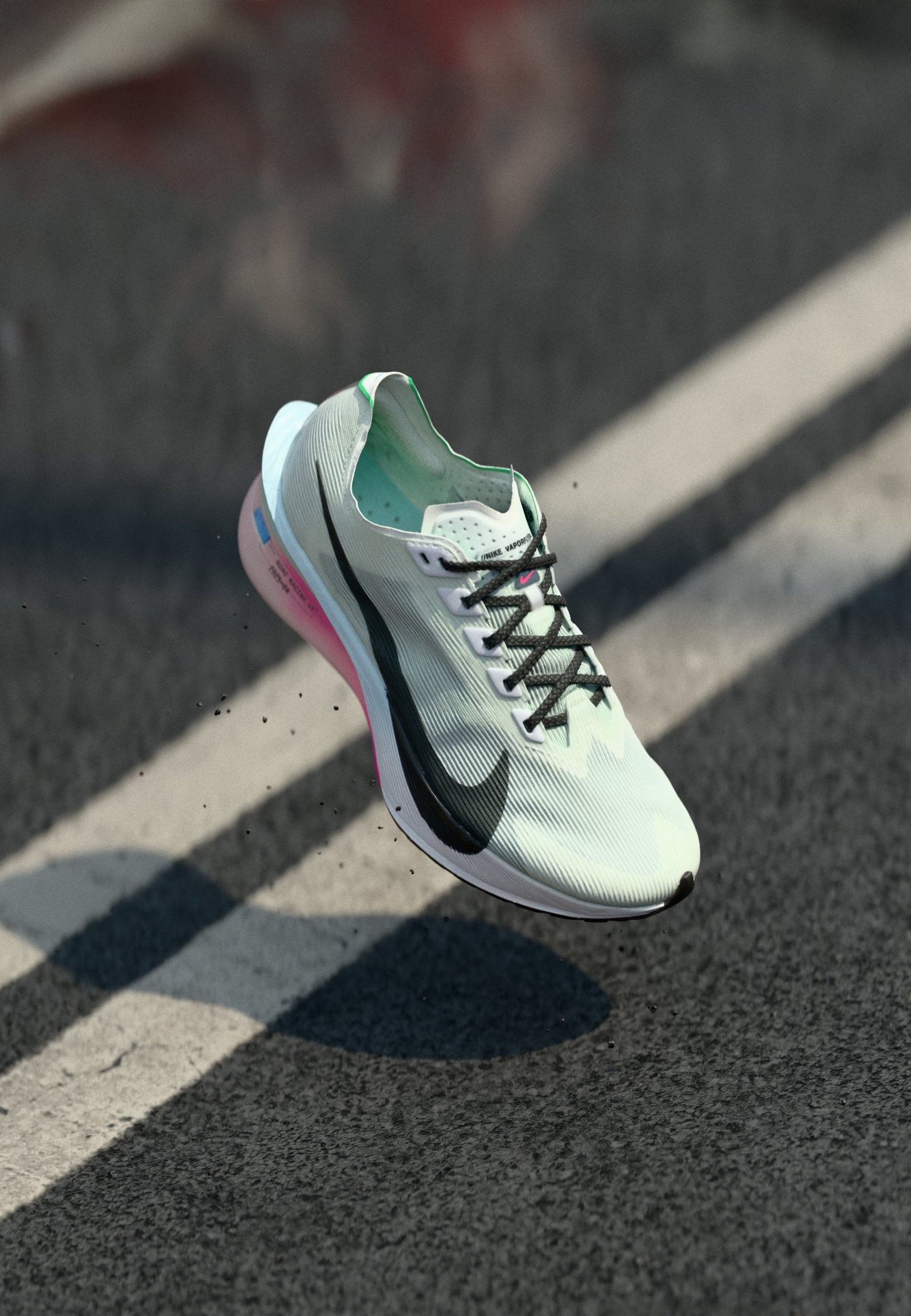 ZOOMX VAPORFLY NEXT% 4 - Chaussures de running sur route - white/black/hyper pink/mint foam/silt red/glacier blue