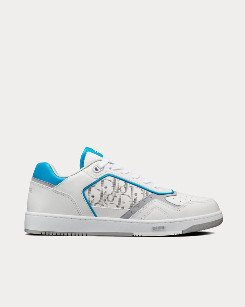 Baskets basses Dior B27 en cuir de veau lisse blanc et bleu clair avec cuir Dior Oblique Galaxy blanc