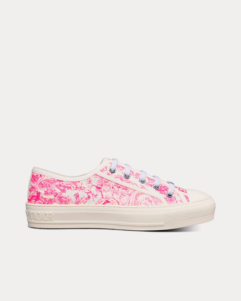 Baskets basses Dior Walk'n'Dior en coton brodé toile de Jouy rose vif
