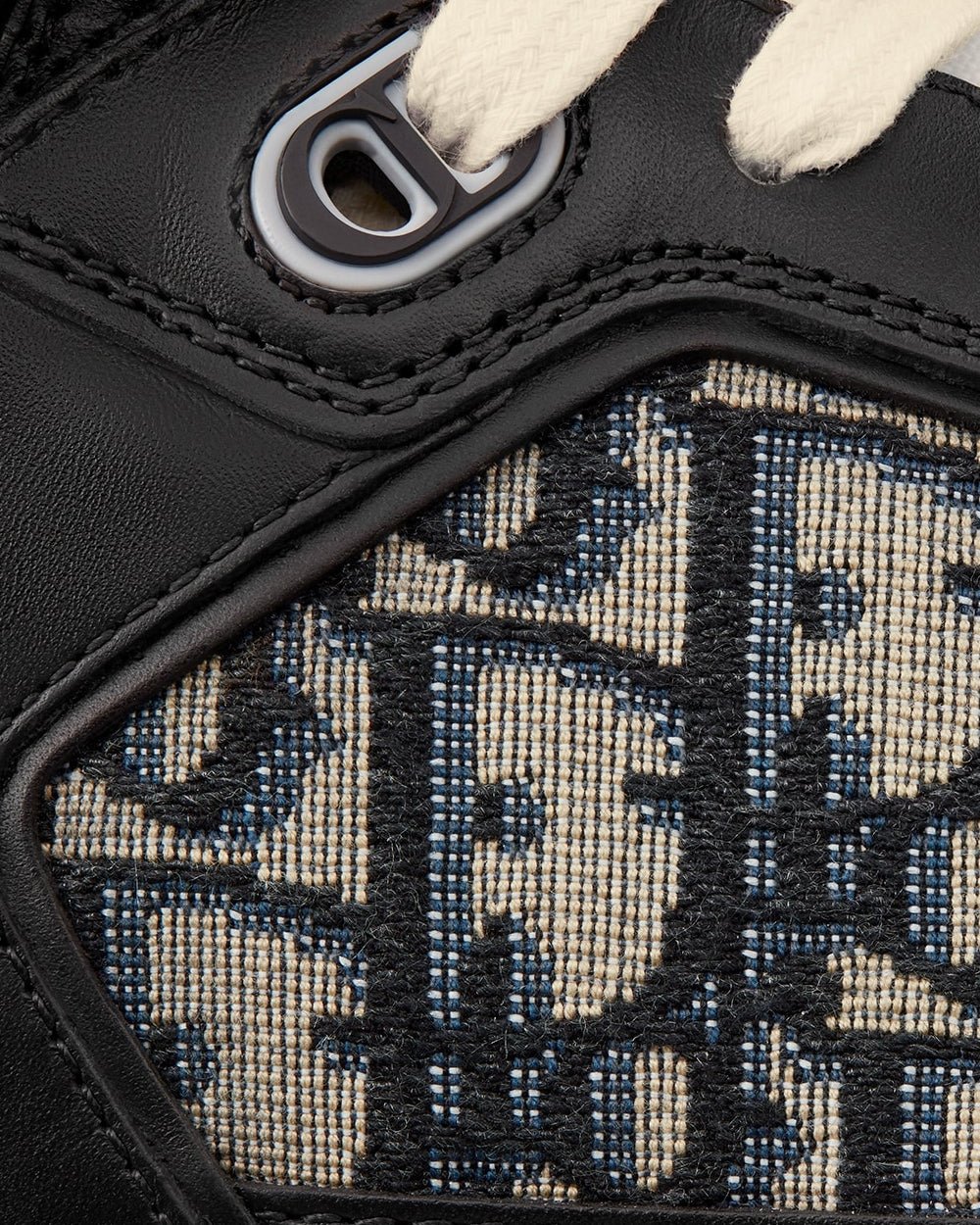 Baskets montantes Dior B27 en cuir de veau lisse noir avec jacquard Dior Oblique beige et noir – Image 5