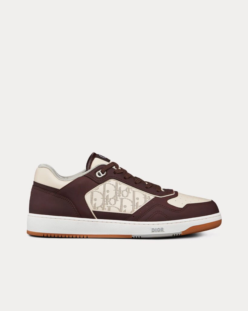 Baskets basses Dior B27 en cuir de veau nubuck marron et cuir Dior Oblique Galaxy blanc