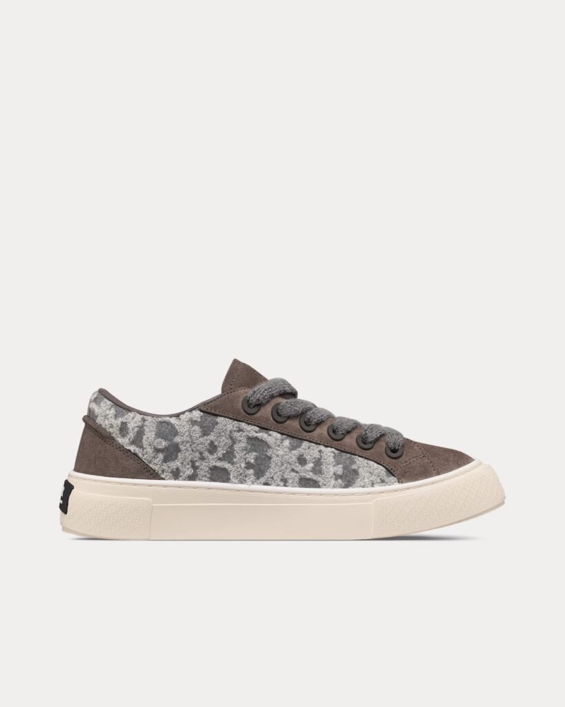 Baskets basses Dior B33 en daim gris et feutre de laine brodé Dior Oblique gris