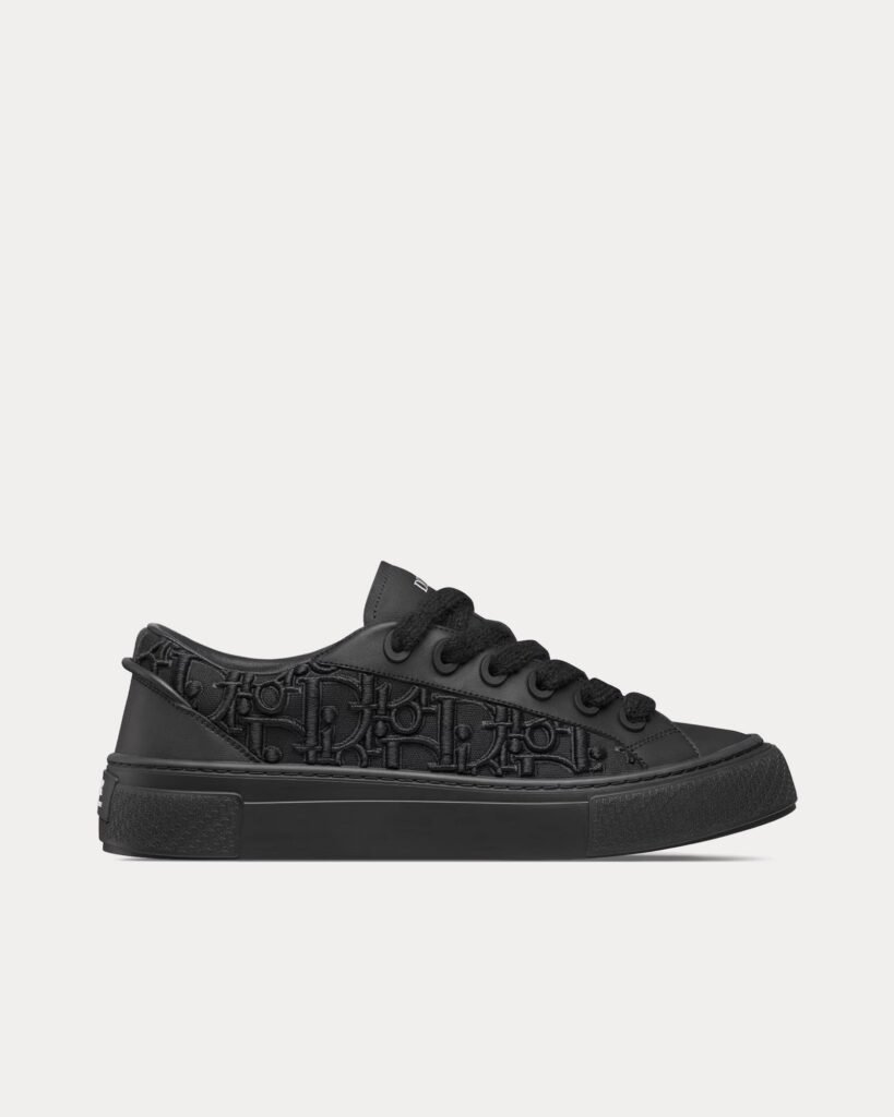 Baskets basses Dior B33 noires en cuir de veau lisse et broderie Dior Oblique en relief
