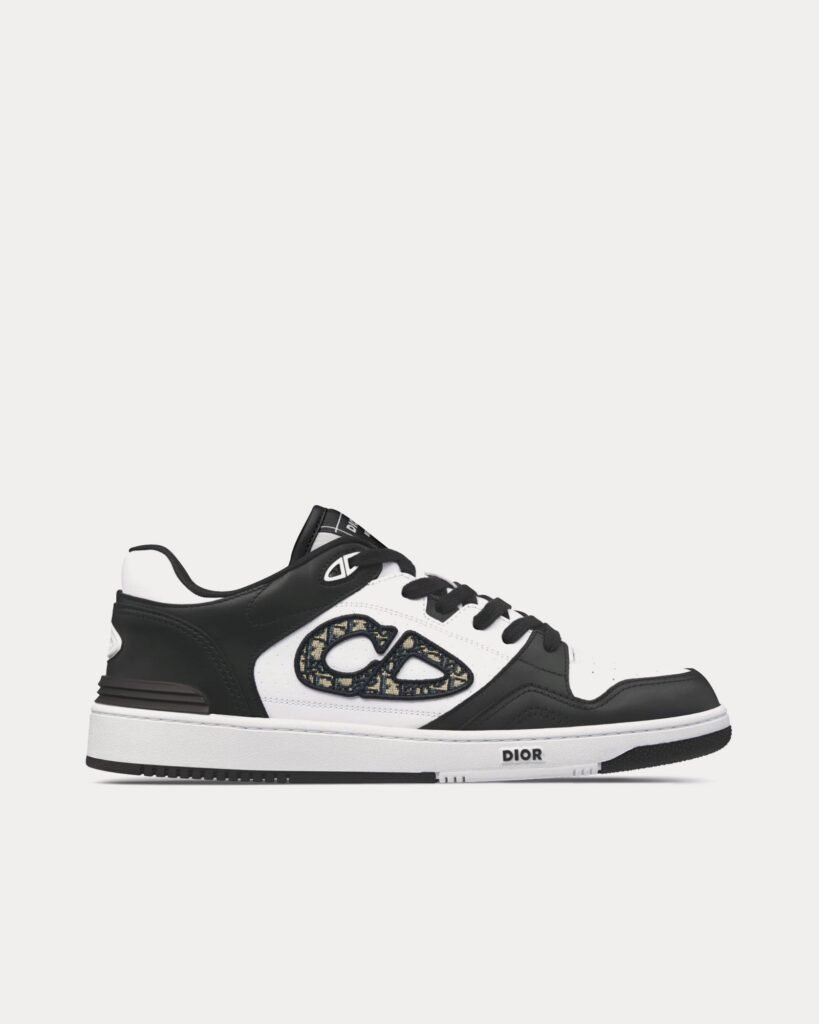Baskets basses Dior B57 en cuir de veau lisse noir et blanc avec jacquard Dior Oblique beige et noir