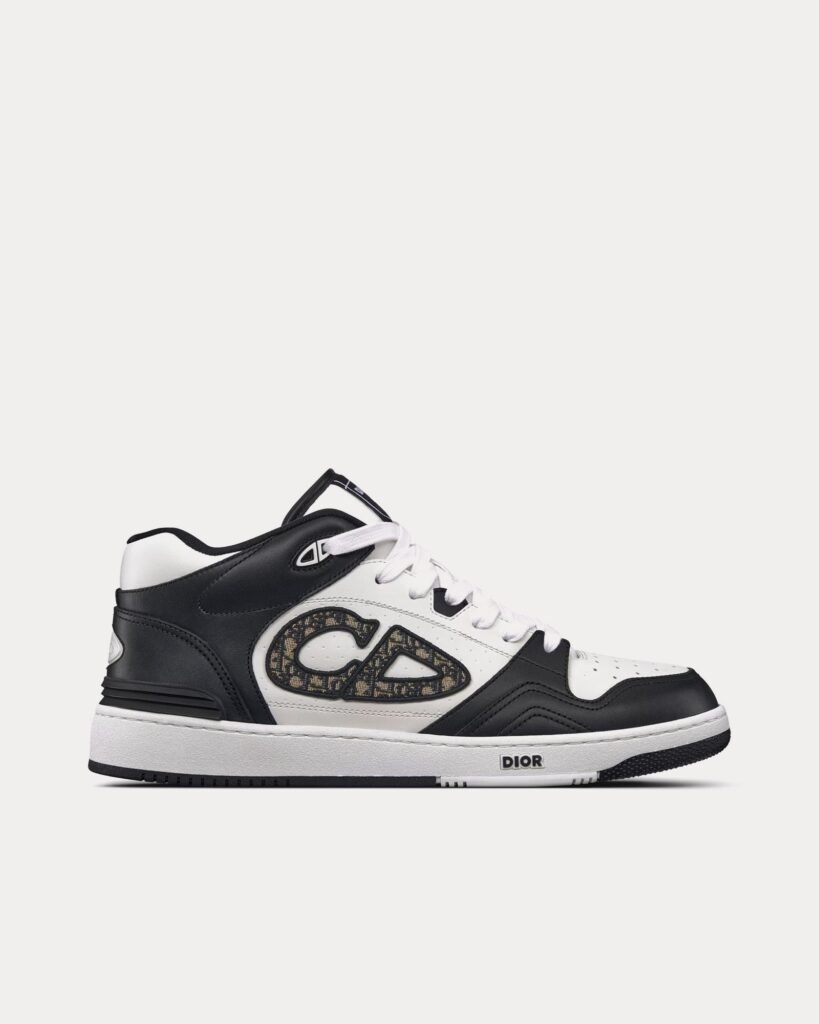 Baskets mi-hautes Dior B57 en cuir de veau lisse noir et blanc avec jacquard Dior Oblique beige et noir