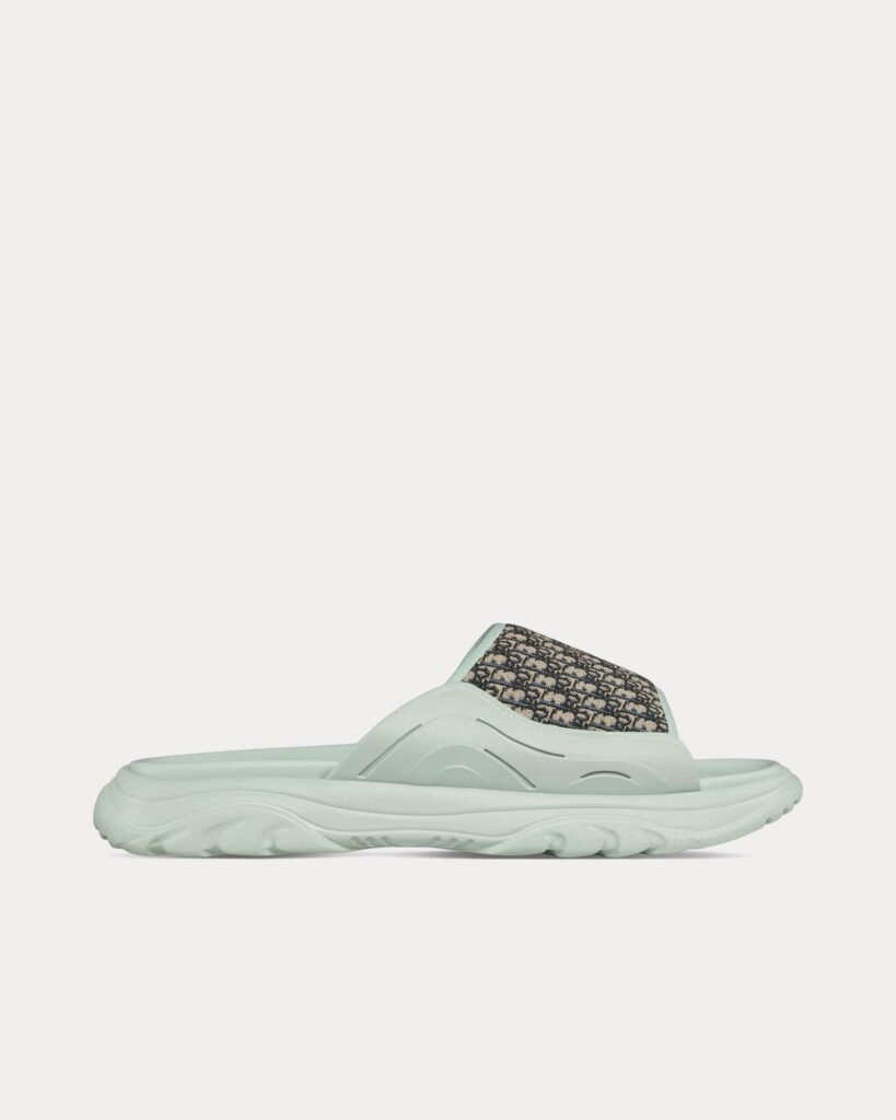 Sandales Dior H-Town en caoutchouc vert clair avec jacquard Dior Oblique beige et noir