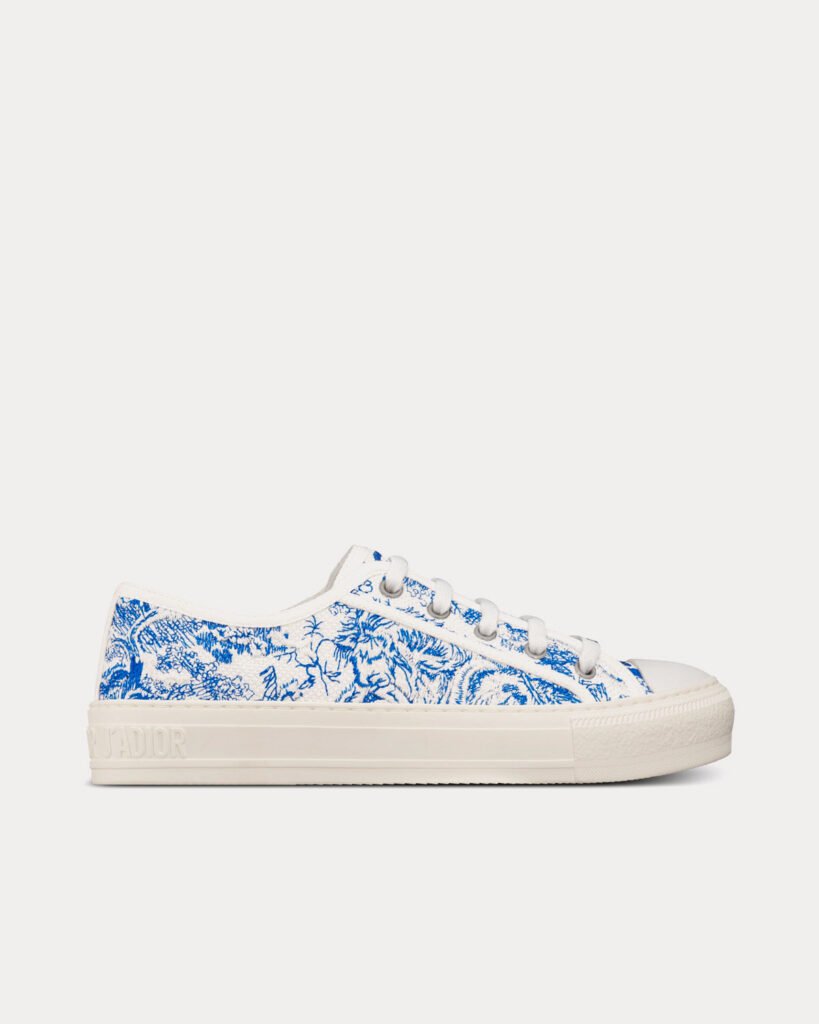 Baskets basses Dior Walk'n'Dior en coton brodé toile de Jouy bleu vif