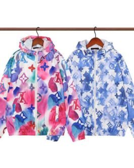 VESTE À CAPUCHE ZIPPÉE LOUISE VUITTON ÉDITION 2023