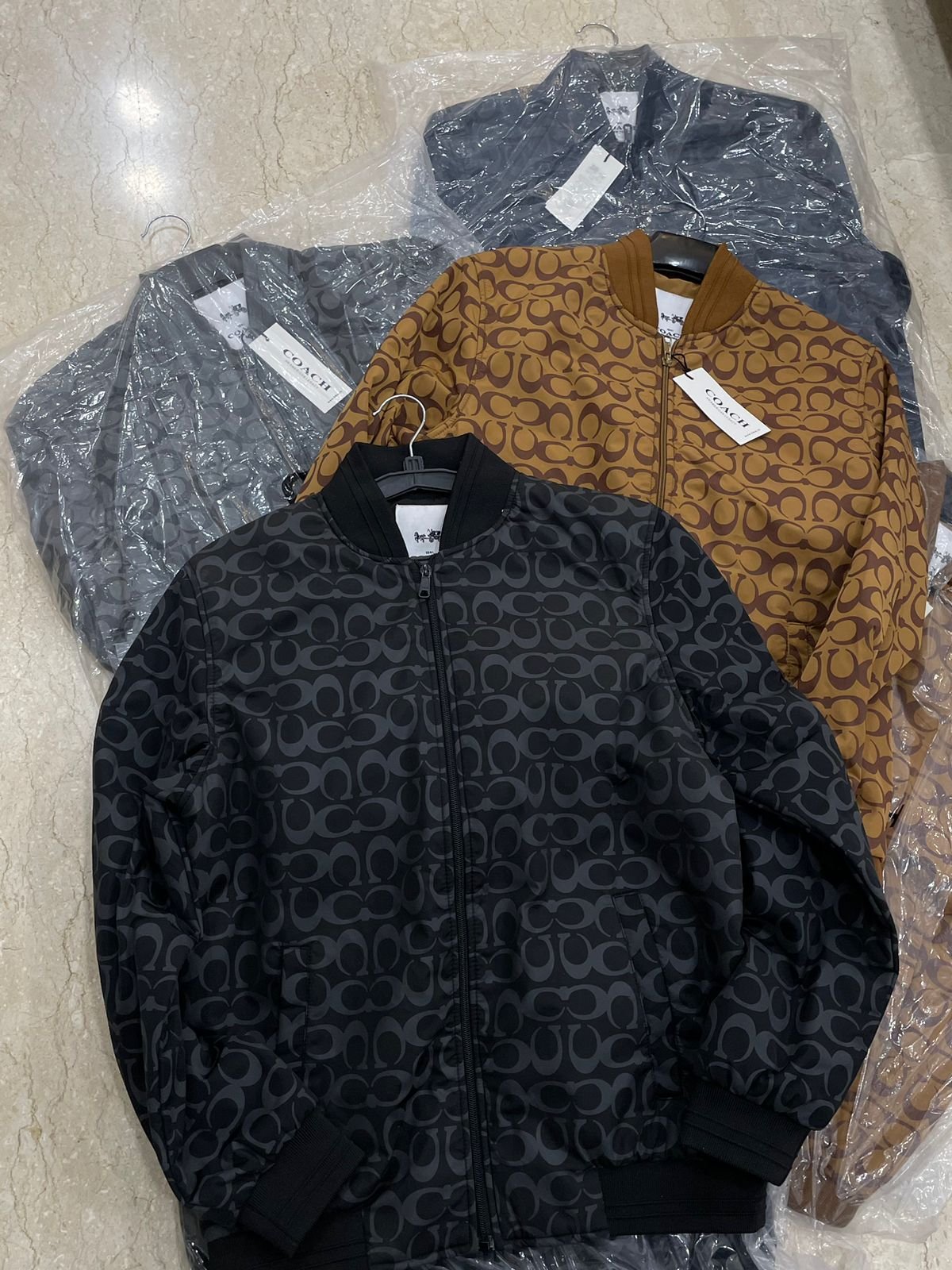 Veste de qualité supérieure disponible pour hommes