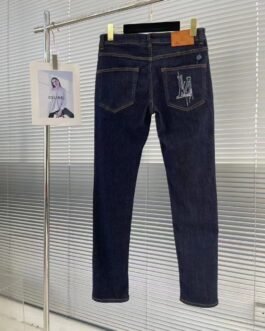 Jean Louis Vuitton denim bleu foncé avec logo brodé