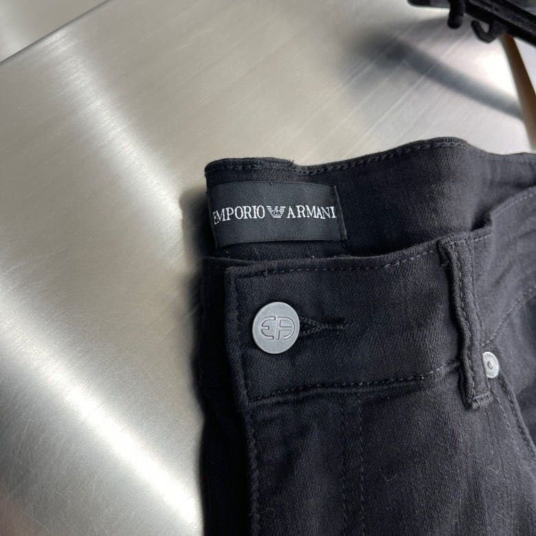 Denim extensible à patchs initiaux – Image 5