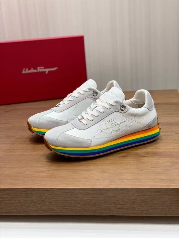 SALVATORE FERRAGAMO || Baskets rétro Iggy à talon arc-en-ciel blanches