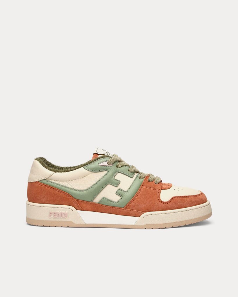 Baskets basses Fendi Match en daim amarante