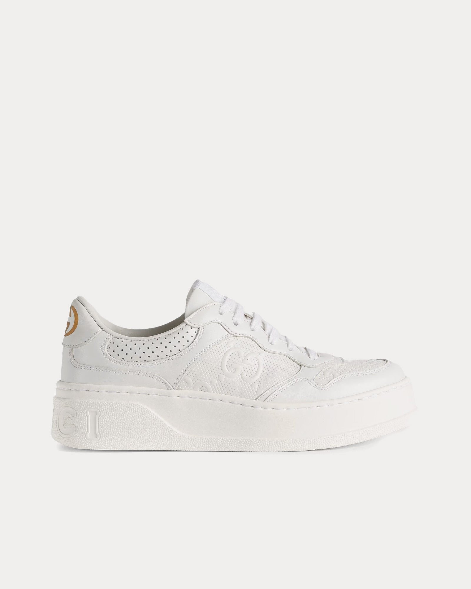 Baskets basses blanches à plateforme Gucci GG en cuir embossé GG