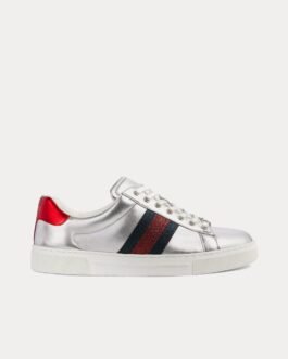 Baskets basses Gucci Ace en cuir métallisé argent