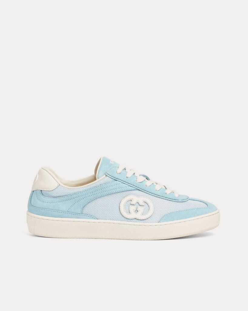 Baskets basses Gucci en daim bleu clair avec G entrelacés