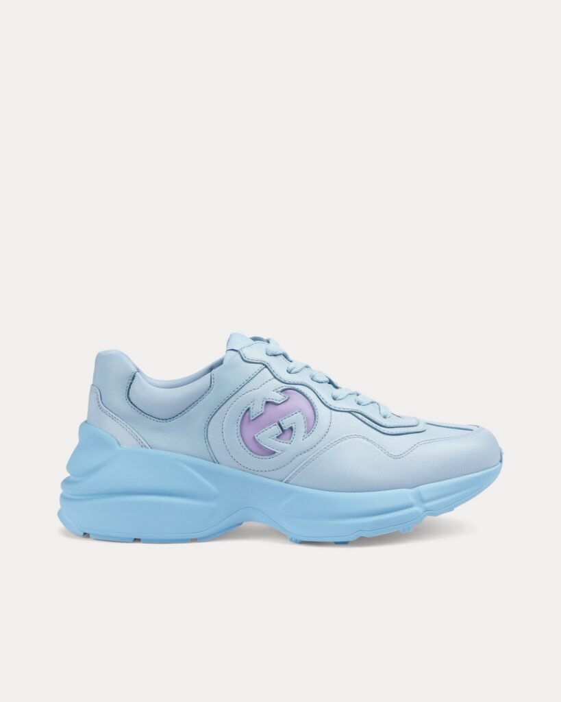 Baskets basses Gucci Rhyton Interlocking G bleu clair