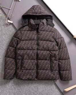 Doudoune Fendi à capuche motif monogramme marron