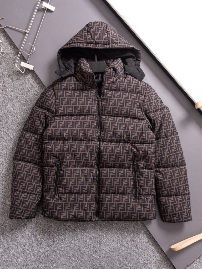 Doudoune Fendi à capuche motif monogramme marron